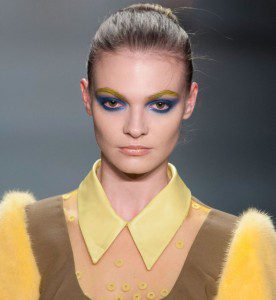 fashion-week-maquillage-sourcils-jaunes