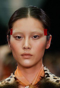 maquillage-defile-givenchy-automne-hiver-2014-2015-193969_w650