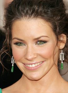 Elisabeth Beauté - Maquillage des yeux verts : les 7 couleurs à appliquer sans plus tarder pour un regard de killeuse : yeux verts